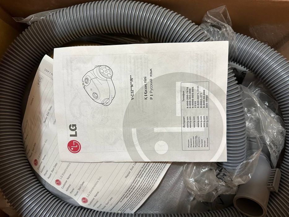 Пылесос LG V-C32