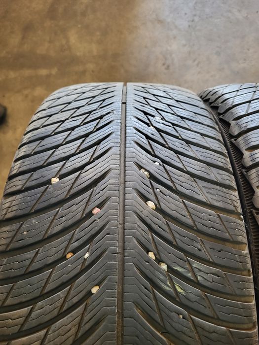 2 anvelope 225 45 R 19 Michelin iarna