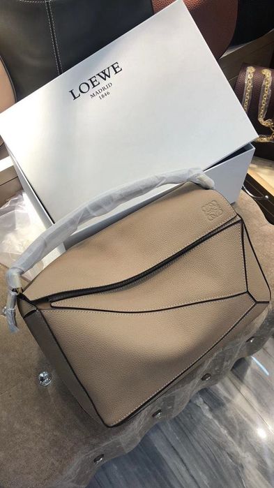 Чанта Loewe естествена кожа