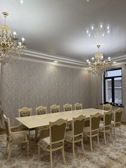 Продаются стол, стулья