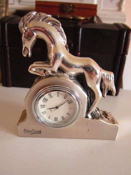 cadou rar Cal cu Ceas mic argintat Ottaviani Italia '80