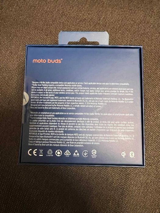 !Неразопаковани! Motorola buds +