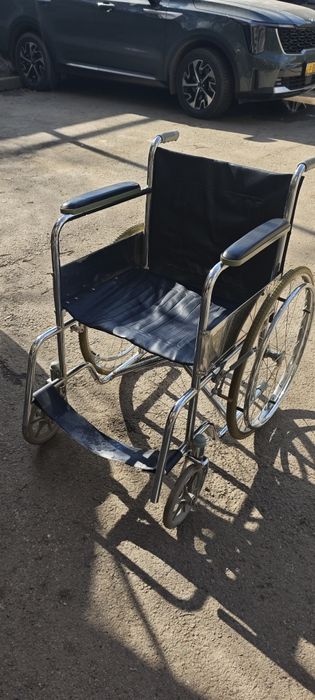 Продам  инвалидную коляску