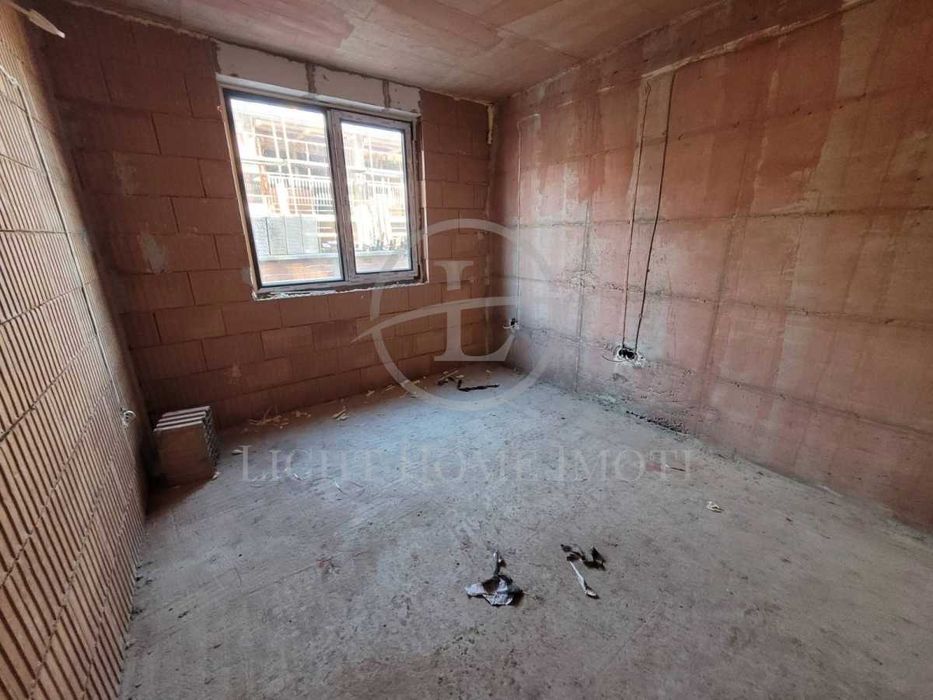 Продава се Тристаен апартамент в Пловдив, Кючук Париж - 92 кв.м за 1166 €/кв.м - Снимка #2