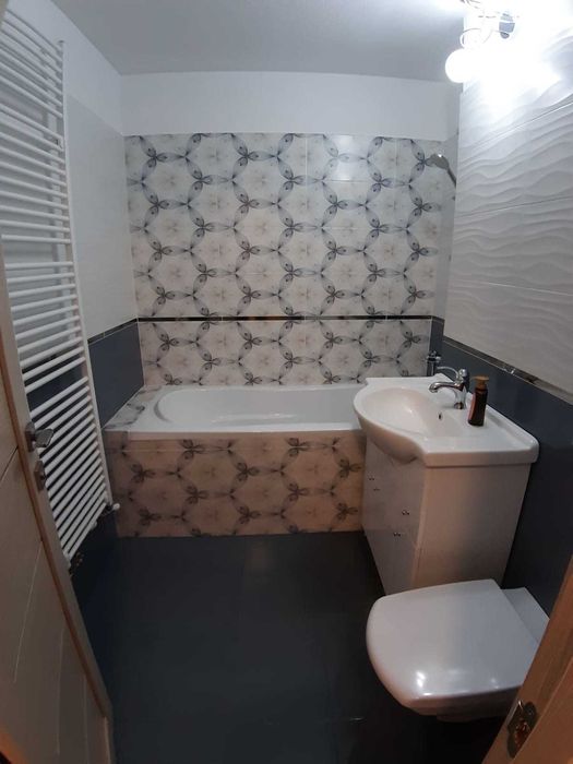 Persoana fizica inchiriez apartament cu 3 camere decomandat, 2 bai, Str. Calea Floresti, Manastur