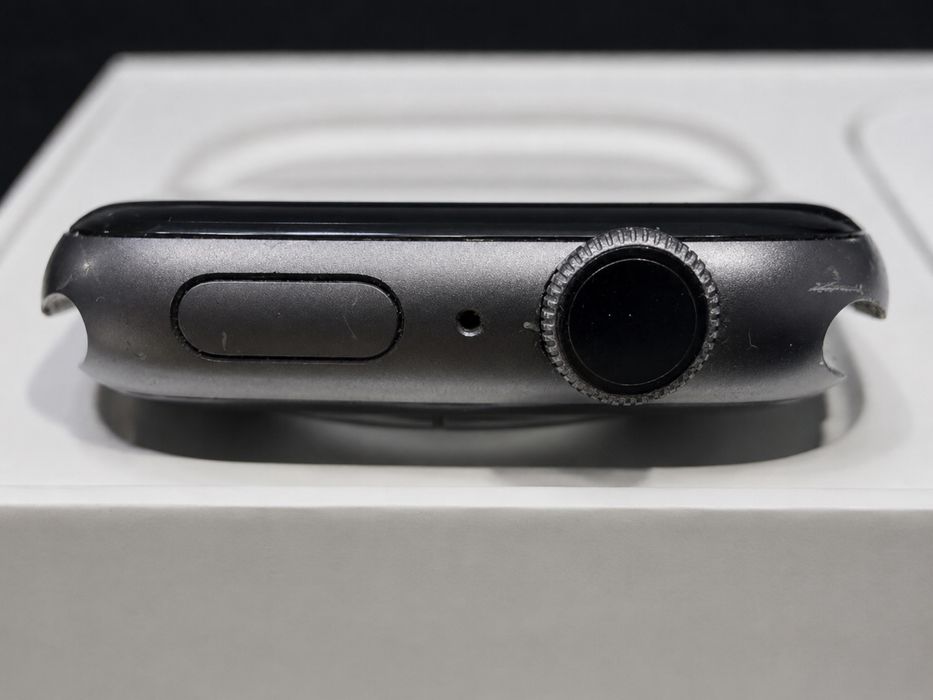 Apple Watch 4, 44mm