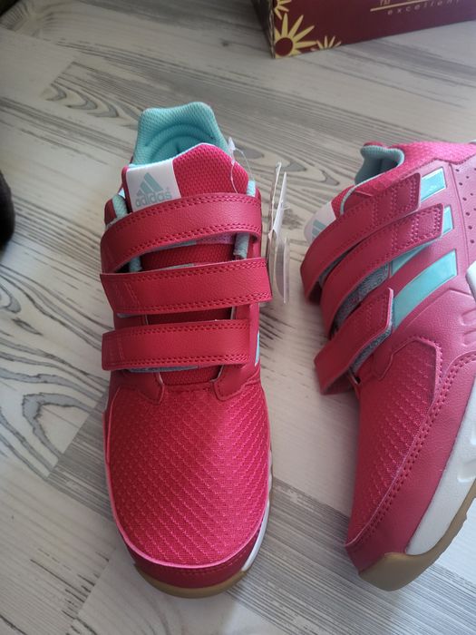 Vând Încălțăminte Sport