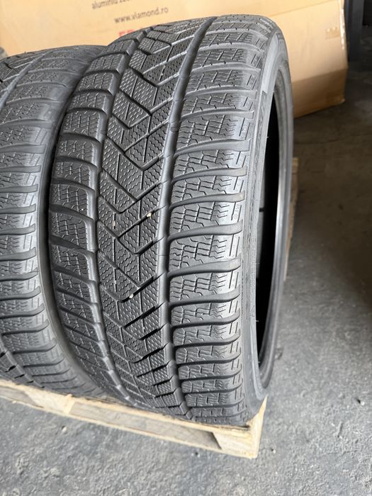 4 anvelope iarna 235/40/19 Pirelli  T0 echipare Tesla!