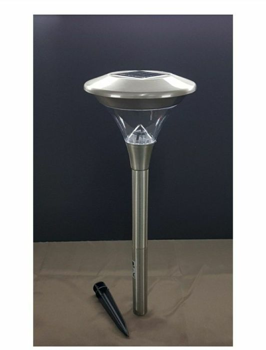 Lampa cu incarcare solara