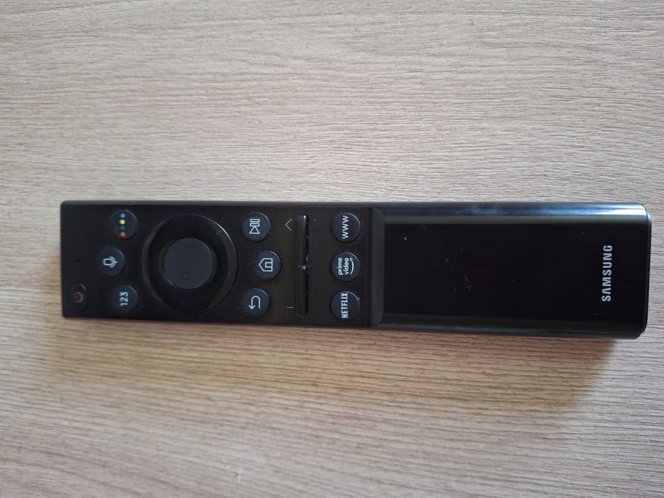 Samsung 4K Smart TV (AU8000)