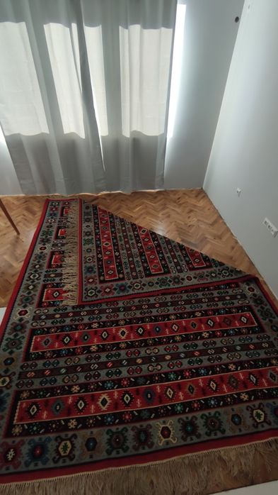 Ръчно тъкан чипровски килим