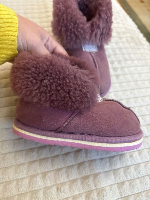 Пантофи за момиче 25 номер