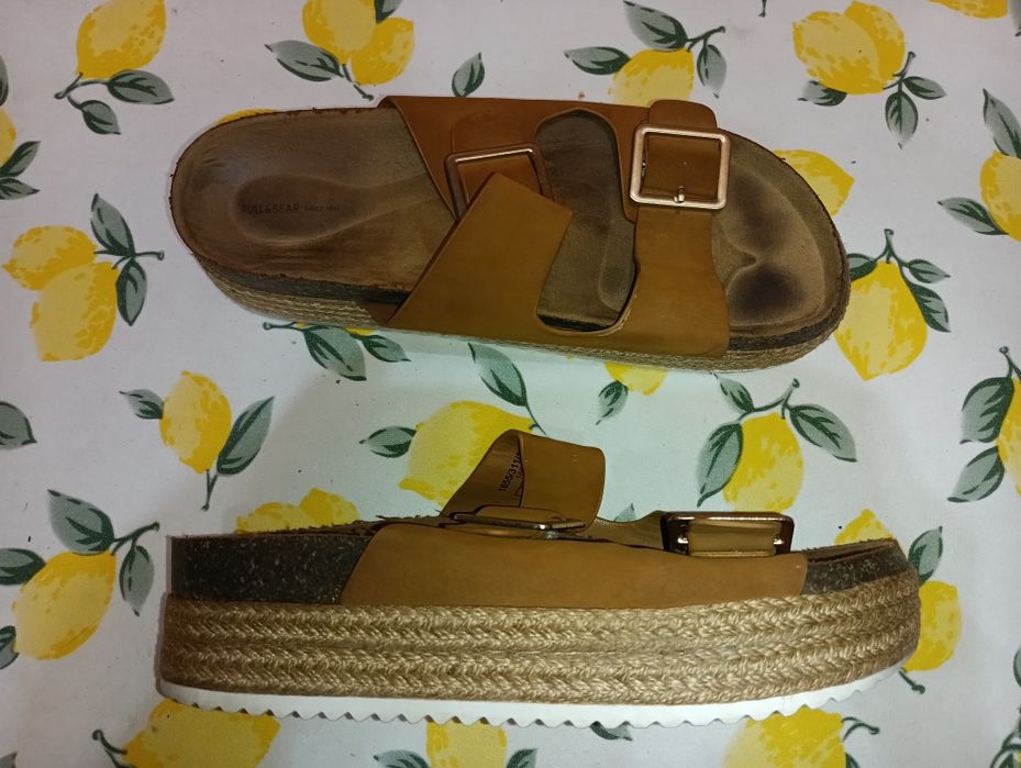 Pull & Bear N 40 кожени чехли - 19 лв