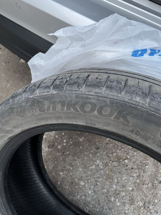 Продам комплект шин б/у 245/45/19 hankook