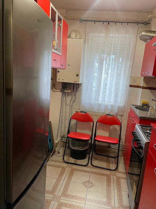 Proprietar inchiriez ap 3 camere etaj 1 zona Banca Nationala