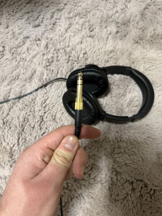 Controller DJ Roland DJ-202 + căști – perfect funcțional, ca nou