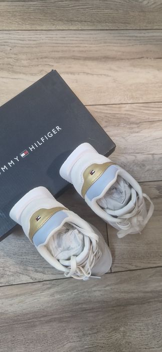 Бели сникърси Tommy Hilfiger, Liu Jo, 37 номер