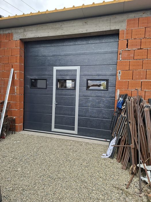 Uși de garaj/ ușa secțională/ uși tip rulou