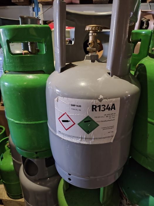 Vând butelii de freon reîncărcabile, preț 30 lei/buc.