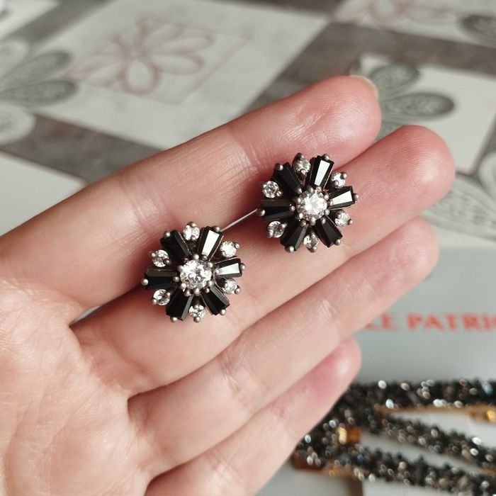 Серьги пусеты. Фианиты, турмалин