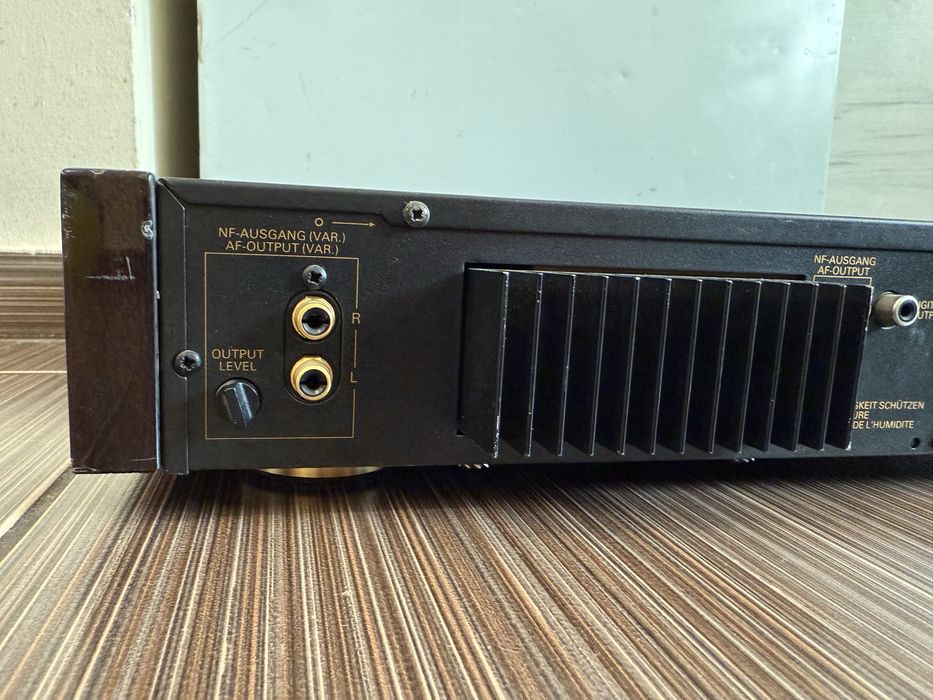 Fine Arts CD9000 Качествен CD plaeyr