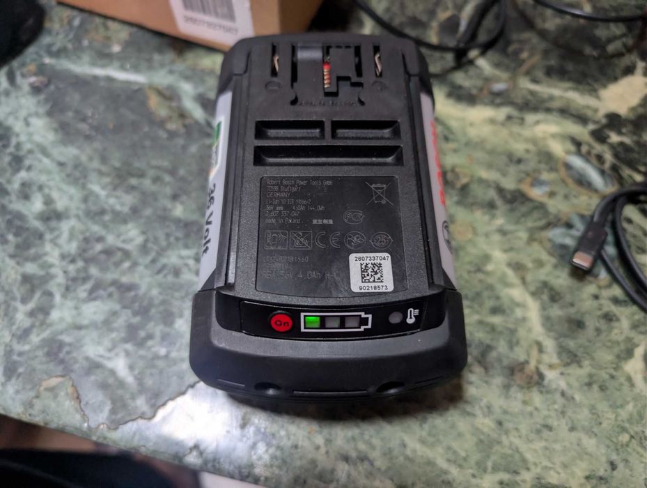 Acumulator Bosch 36volt nouă.