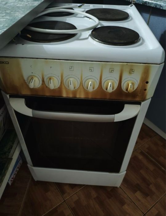 Отдам бесплатно эл плиту