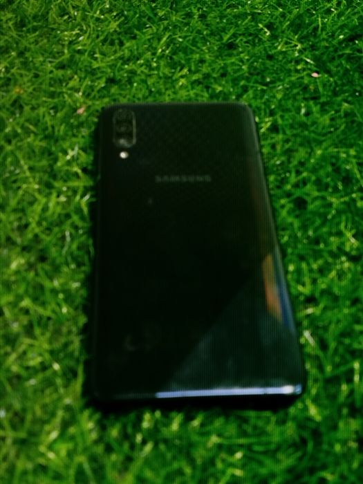 Продам Samsung A30S все тянет