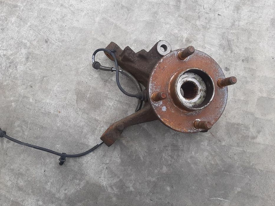 fuzeta dreapta fata  ford fiesta 6 1.6 tdci