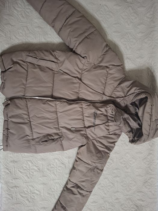 Распродаю много курток и вещей