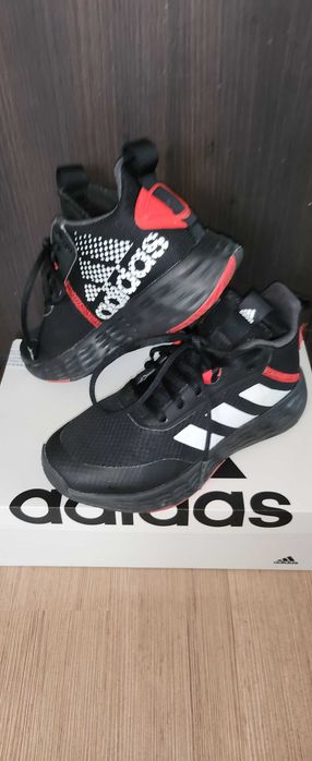 Детски маратонки Adidas.