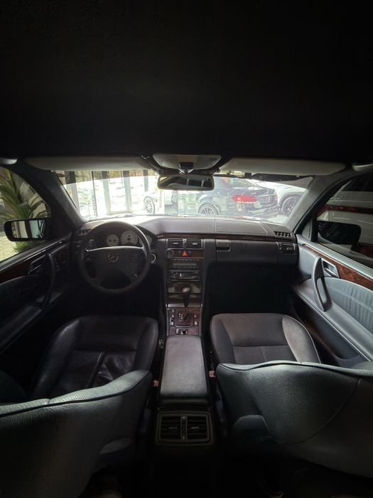 Mercedes Benz W210