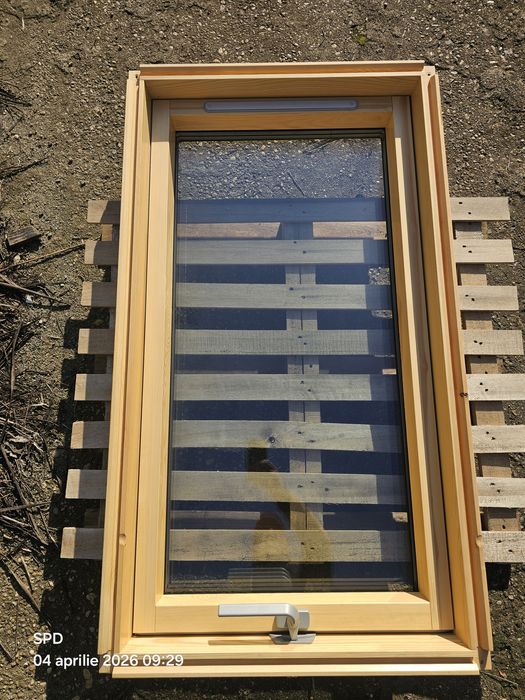 Geamuri mansardă Velux,Dakea.