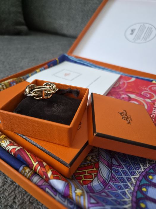 Чисто нови оригинални Hermes шал и пръстен за шал