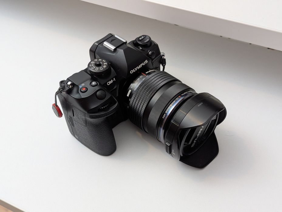 Olympus OM Systems OM-1 și obiective