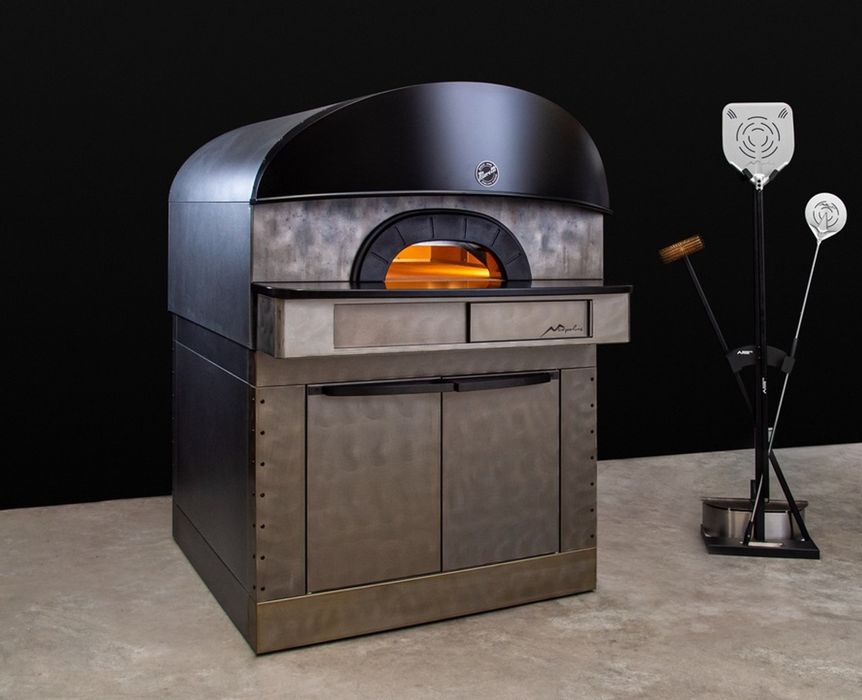 продается пицца печь из италии