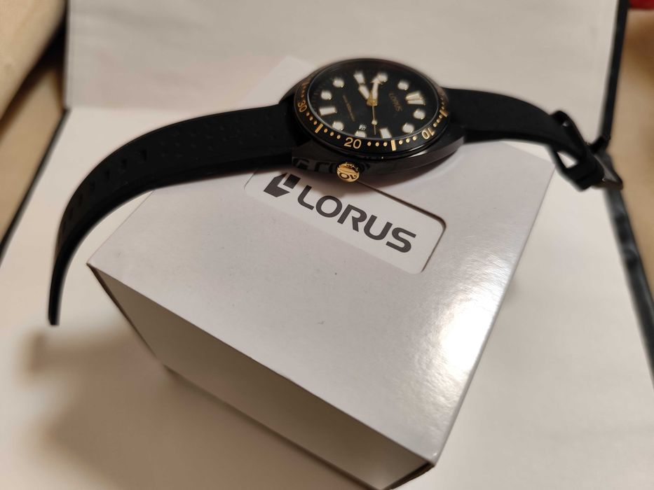 Часовник Lorus RH927LX9