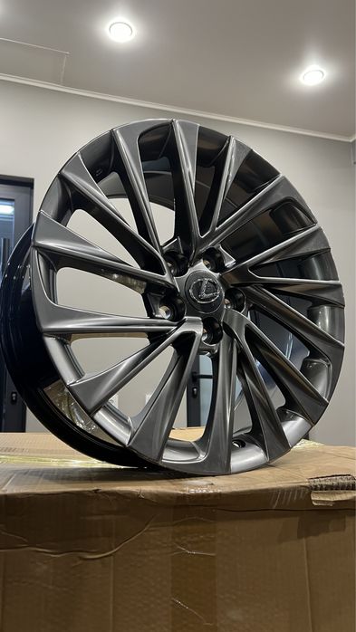 Новые 18 диски на Lexus/Toyota графит
