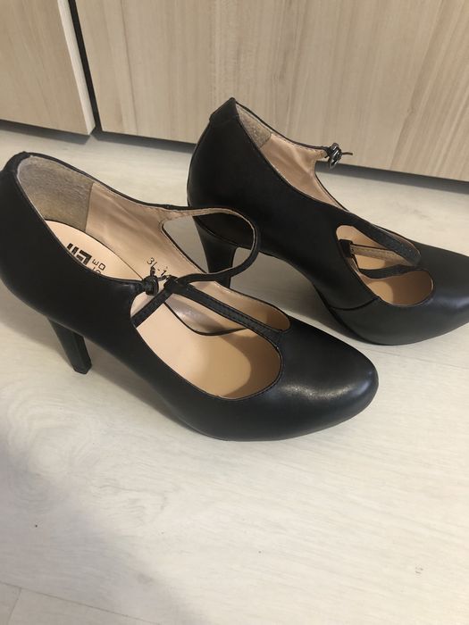 Дамски обувки