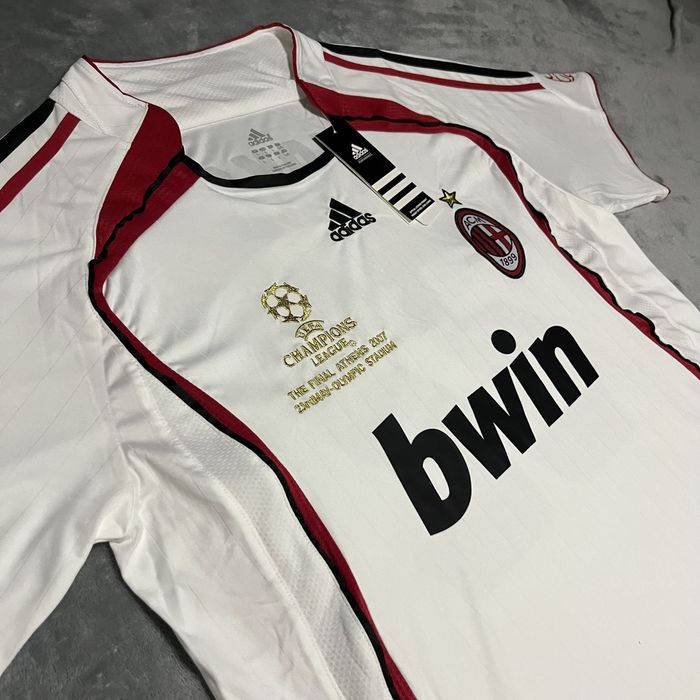 Adidas AC Milan Kaká #22 – White – Size L