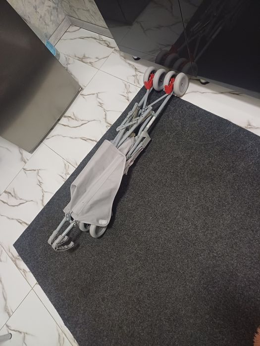 Продаётся сидящий коляска трость