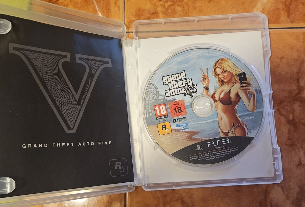 Игри за playstation 3  GTA 5 и  GTA 3
