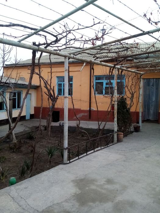 Продаётся дом  4,5 соток возле Санат Сорои.