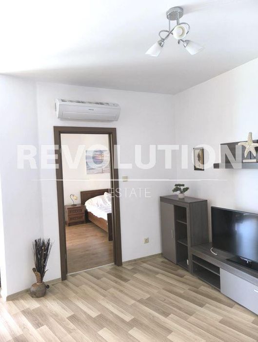 Двустаен апартамент в района на кк. Чайка!