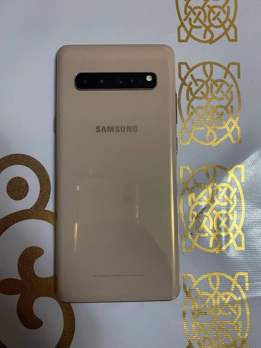 Samsung S 10 5G  256 память