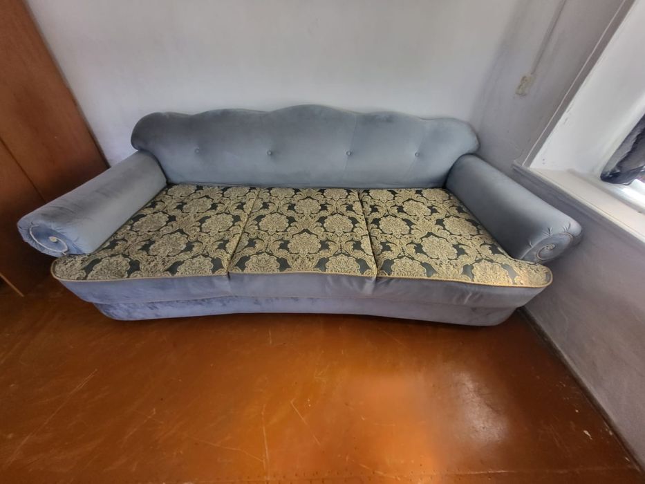Продам диван 20000 торг