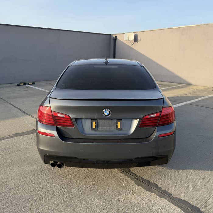 BMW 520D F10 LCI | Primul proprietar | Istoric complet | Full LED | Head Up | KeyLess