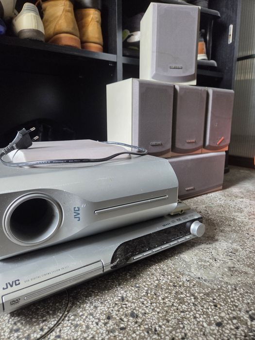 JVC аудио система със суббуфер и съраунд Samsung колони