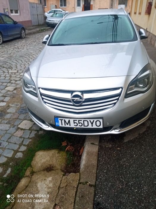 Mașina Opel Insignia