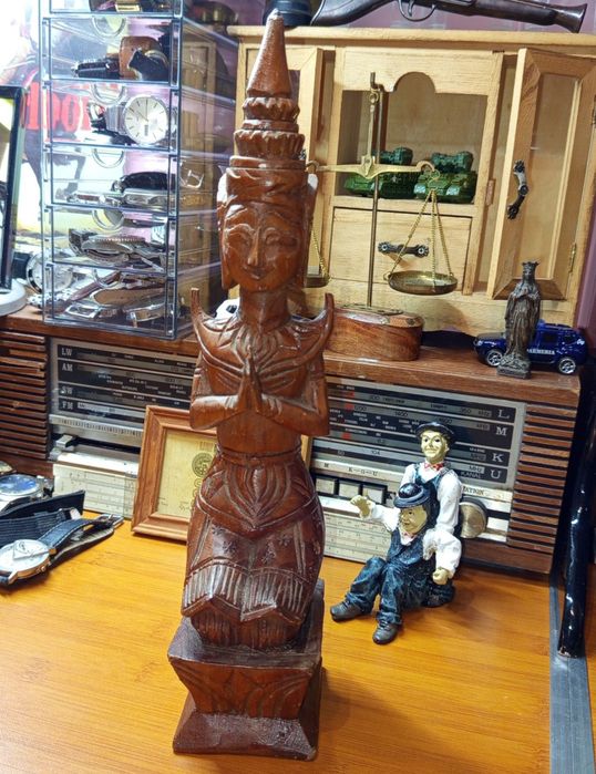 Sculptură veche din lemn masiv, zeița Buddha